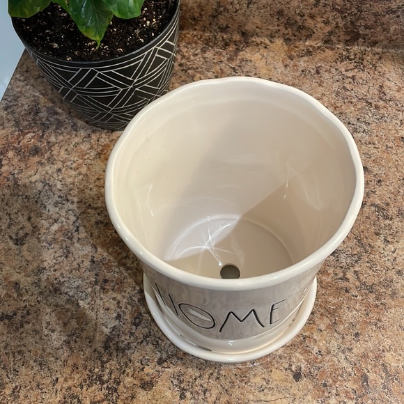 Rae Dunn White Home Plant Pot with drain hole - Picture 2 of 2